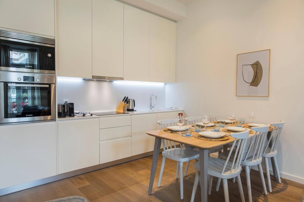Urban Chic In The Heart Of Historic Apartment Lissabon